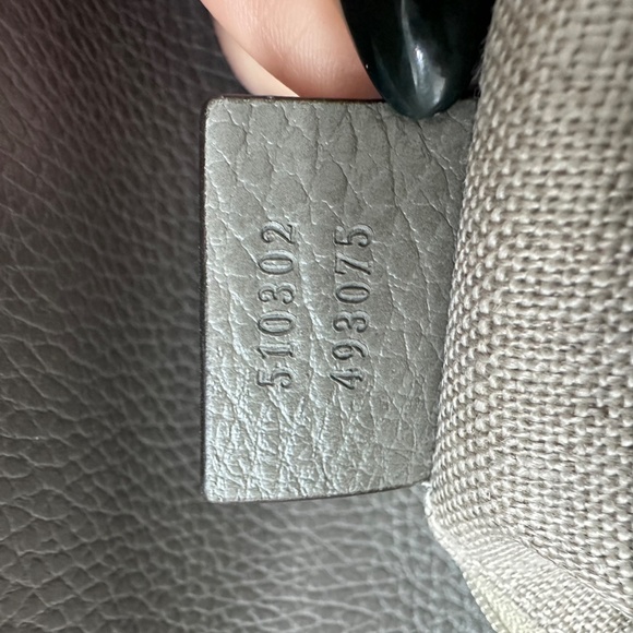 Interlocking Gucci Pebbled Leather Grey Crossbody Bag - Picture 13 of 17